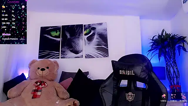 Sophiesweet5 online show from February 2, 2025, 5:48 pm