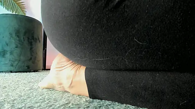 RebeccaMartinez online show from December 15, 2024, 12:06 pm