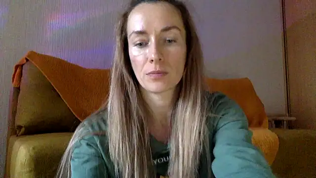 RebeccaMartinez online show from March 17, 2025, 1:18 pm