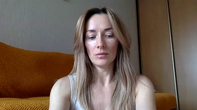 RebeccaMartinez online show from March 18, 2025, 10:57 am