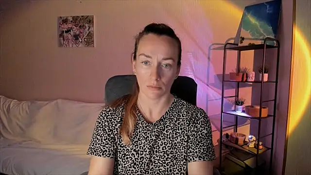 Snapshot of RebeccaMartinez chatting on September 15, 2025, 9:42 am RebeccaMartinez online show from September 15, 2025, 9:42 am