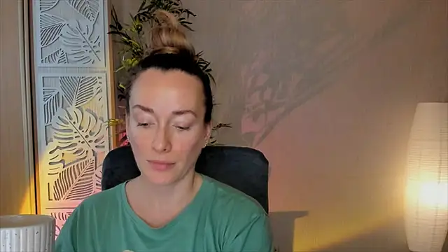 RebeccaMartinez online show from February 17, 2026, 6:43 am