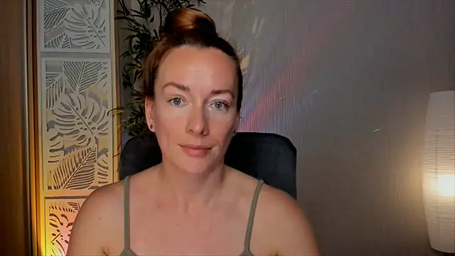 RebeccaMartinez online show from June 12, 2026, 5:28 am