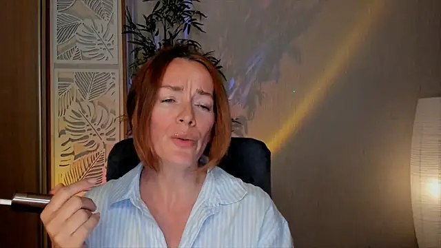 RebeccaMartinez online show from June 18, 2026, 2:54 pm