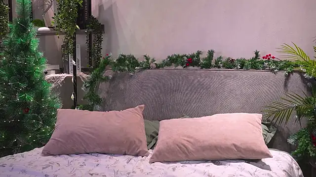 AuroraMari online show from December 19, 2025, 11:23 pm