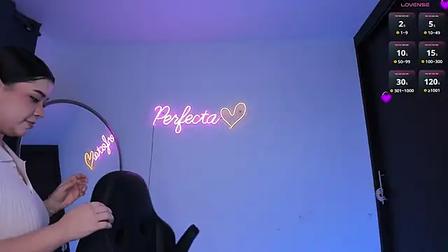 daniela hornny online show from September 16, 2025, 4:02 am