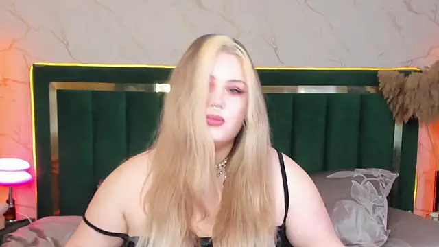 Snapshot of rosal1a chatting on March 12, 2026, 6:03 pm rosal1a online show from March 12, 2026, 6:03 pm