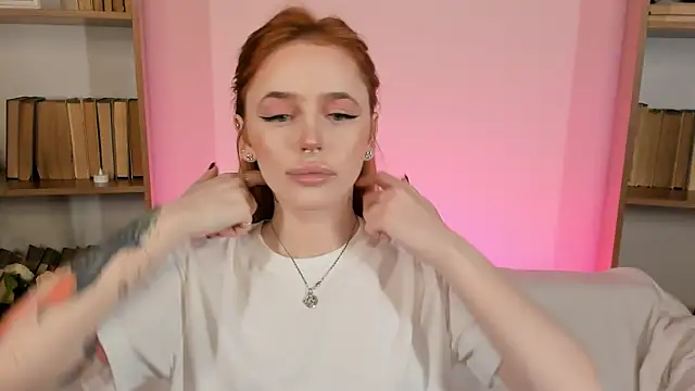 Phoenix Margo online show from December 2, 2025, 3:34 am