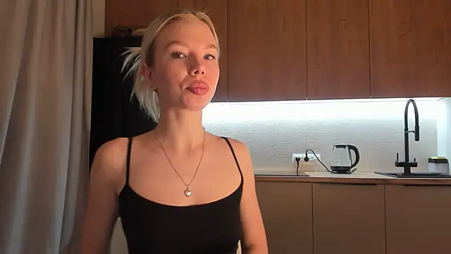 Snapshot of Olivia_Bells chatting on January 14, 2025, 10:02 pm Olivia Bells online show from January 14, 2025, 10:02 pm