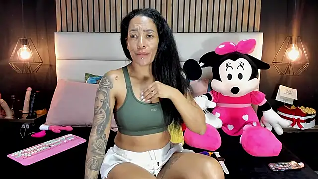 NiicolleMiller online show from February 15, 2025, 3:28 pm