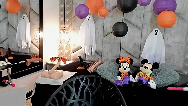 Snapshot of NiicolleMiller chatting on October 26, 2025, 12:33 pm NiicolleMiller online show from October 26, 2025, 12:33 pm