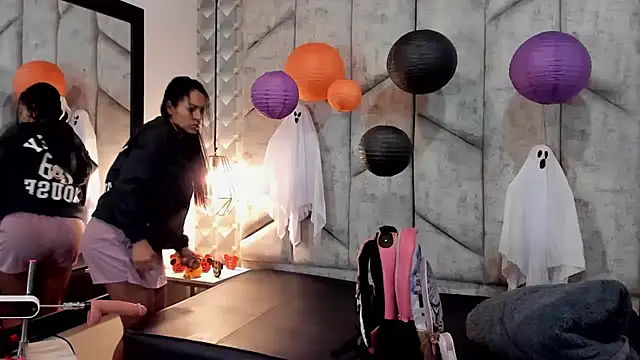 Snapshot of NiicolleMiller chatting on October 30, 2025, 11:33 am NiicolleMiller online show from October 30, 2025, 11:33 am