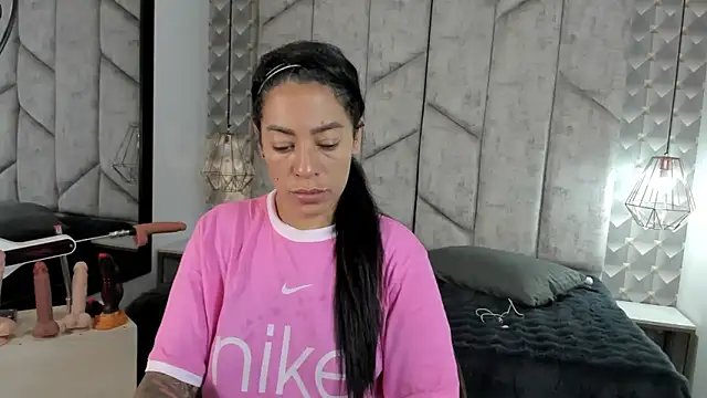 NiicolleMiller online show from November 10, 2025, 11:31 am