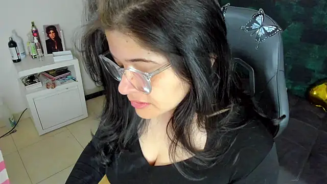 BellaFlaming online show from December 17, 2024, 10:34 am
