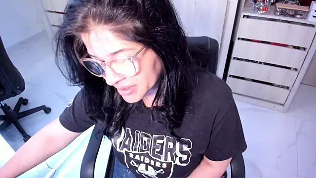 BellaFlaming online show from July 14, 2026, 11:05 am