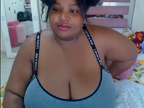 chocolatehot04 online show from December 5, 2024, 9:17 pm