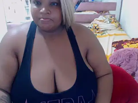 chocolatehot04 online show from January 12, 2025, 11:58 pm