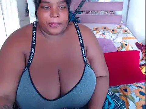 chocolatehot04 online show from February 14, 2025, 7:44 pm