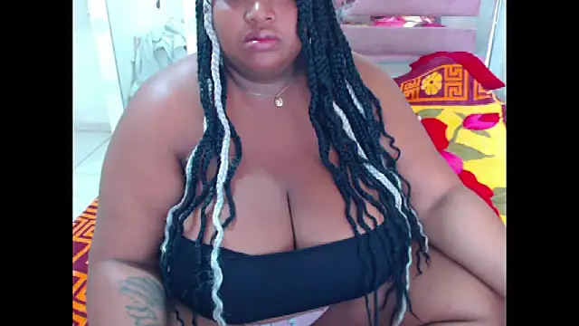 Snapshot of chocolatehot04 chatting on October 14, 2025, 2:18 pm chocolatehot04 online show from October 14, 2025, 2:18 pm