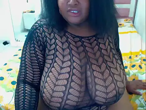 Snapshot of chocolatehot04 chatting on October 27, 2025, 5:33 am chocolatehot04 online show from October 27, 2025, 5:33 am