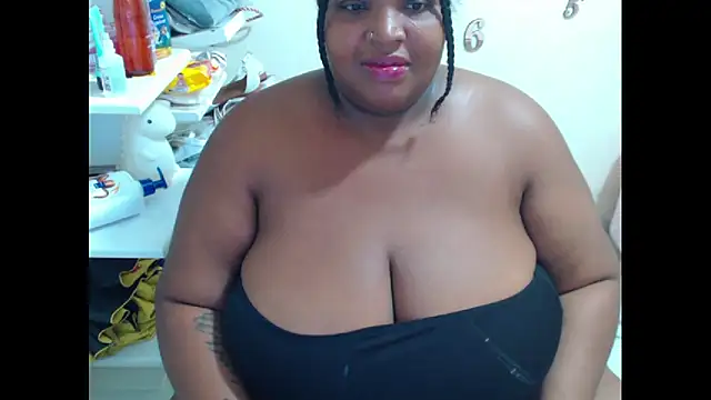 Snapshot of chocolatehot04 chatting on November 9, 2025, 1:48 am chocolatehot04 online show from November 9, 2025, 1:48 am