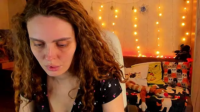 mia grantes online show from December 24, 2024, 8:38 pm