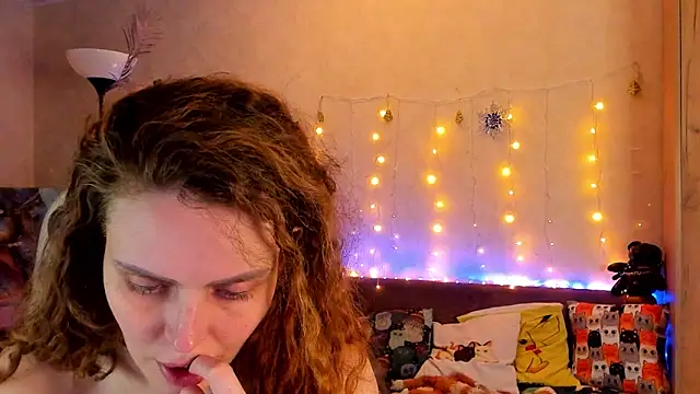 mia grantes online show from December 24, 2024, 11:44 pm
