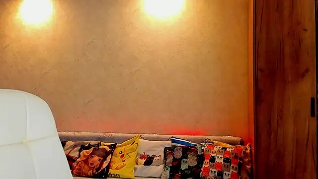 mia grantes online show from February 7, 2025, 7:17 pm