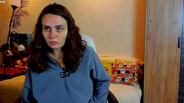 mia grantes online show from September 30, 2025, 5:40 pm