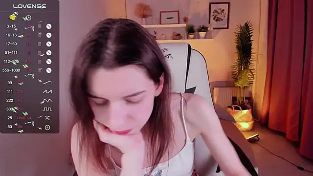 Snapshot of MelisaCoy chatting on March 16, 2025, 5:07 pm MelisaCoy online show from March 16, 2025, 5:07 pm