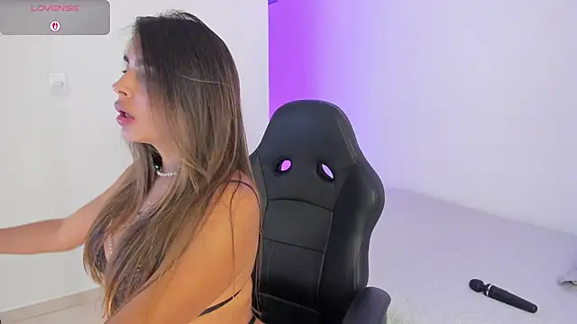 Snapshot of AnitaHaywood_ chatting on October 24, 2025, 9:33 pm AnitaHaywood online show from October 24, 2025, 9:33 pm