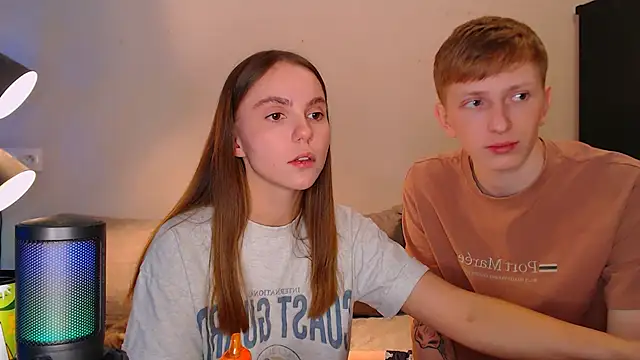 juliaanddima online show from December 9, 2024, 12:45 am