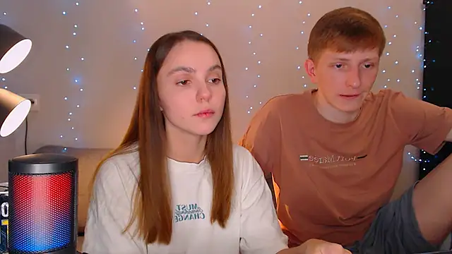 juliaanddima online show from December 15, 2024, 8:47 pm