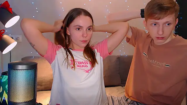 juliaanddima online show from December 17, 2024, 11:59 pm