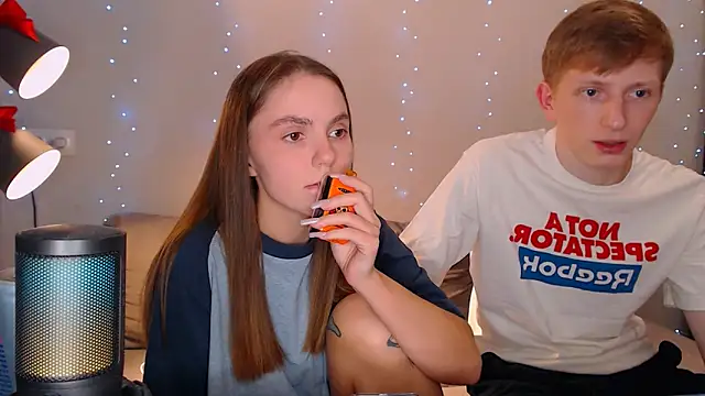 juliaanddima online show from December 21, 2024, 10:51 pm