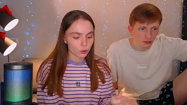 juliaanddima online show from December 22, 2024, 7:52 pm