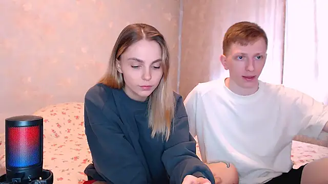 juliaanddima online show from May 5, 2026, 7:16 am