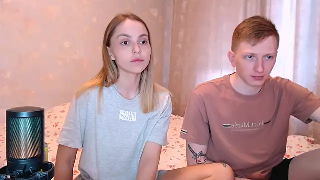 juliaanddima online show from June 17, 2026, 7:44 am