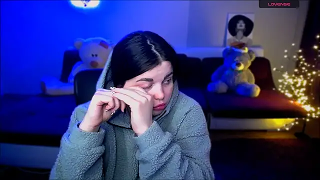 Snapshot of Emily_Mo chatting on December 7, 2024, 1:18 pm Emily Mo online show from December 7, 2024, 1:18 pm