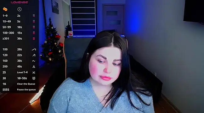 Snapshot of Emily_Mo chatting on December 15, 2024, 9:45 am Emily Mo online show from December 15, 2024, 9:45 am