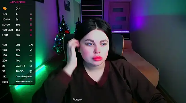 Snapshot of Emily_Mo chatting on December 21, 2024, 6:19 am Emily Mo online show from December 21, 2024, 6:19 am