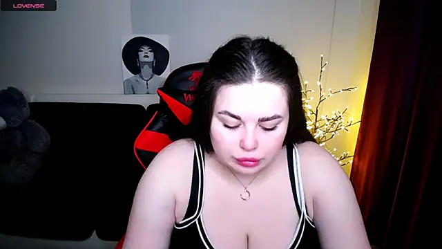 Snapshot of Emily_Mo chatting on January 30, 2025, 6:35 am Emily Mo online show from January 30, 2025, 6:35 am