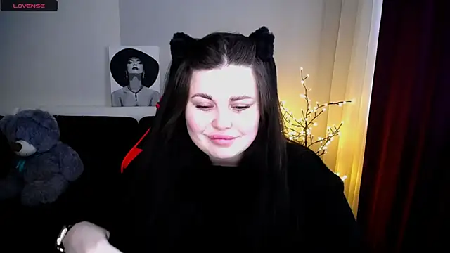 Snapshot of Emily_Mo chatting on February 22, 2025, 6:28 am Emily Mo online show from February 22, 2025, 6:28 am