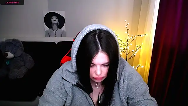 Snapshot of Emily_Mo chatting on February 26, 2025, 11:09 am Emily Mo online show from February 26, 2025, 11:09 am
