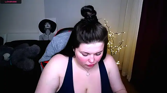 Snapshot of Emily_Mo chatting on March 4, 2025, 9:40 am Emily Mo online show from March 4, 2025, 9:40 am