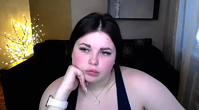 Snapshot of Emily_Mo chatting on March 16, 2025, 9:38 am Emily Mo online show from March 16, 2025, 9:38 am