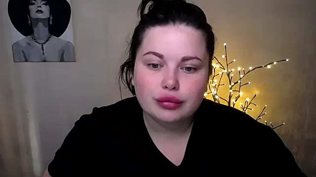 Snapshot of Emily_Mo chatting on September 11, 2025, 5:29 am Emily Mo online show from September 11, 2025, 5:29 am