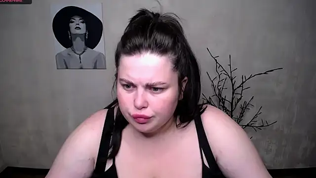 Snapshot of Emily_Mo chatting on September 12, 2025, 5:29 am Emily Mo online show from September 12, 2025, 5:29 am