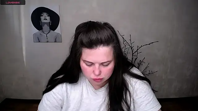 Snapshot of Emily_Mo chatting on September 13, 2025, 5:40 am Emily Mo online show from September 13, 2025, 5:40 am