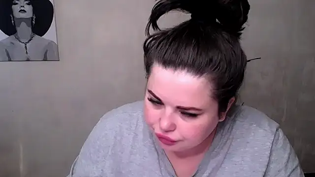 Snapshot of Emily_Mo chatting on September 16, 2025, 5:41 am Emily Mo online show from September 16, 2025, 5:41 am